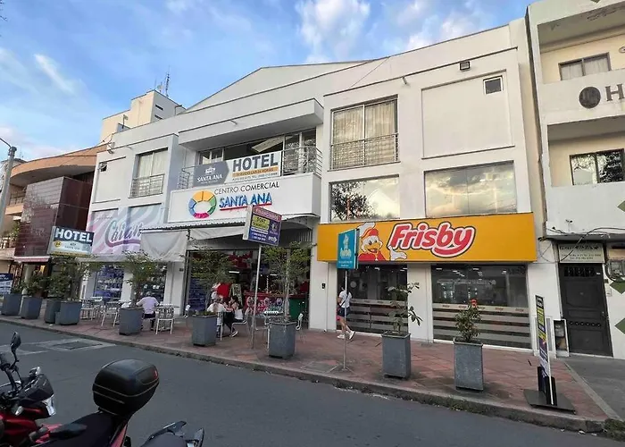 Habitacion De Hotel Dentro De Centro Comercial Con Frisby