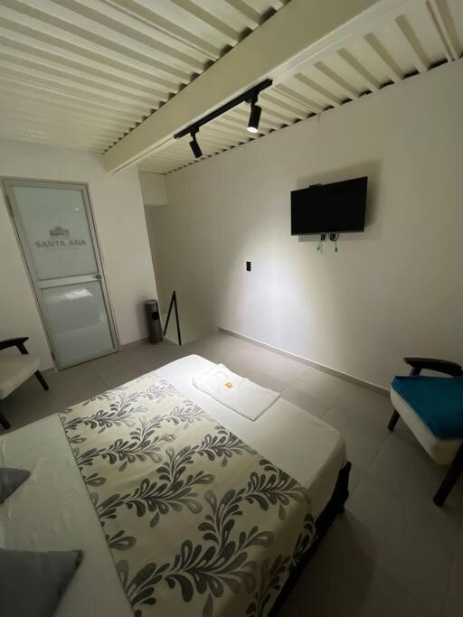 Habitacion De Dentro De Centro Comercial Con Frisby Apartment Cartago